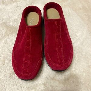 Easy spirit burgundy slip on shoes size 6.5